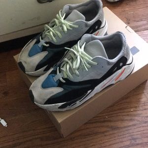 Yeezy 700